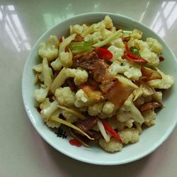 风吹腌肉炒花菜的做法[图]