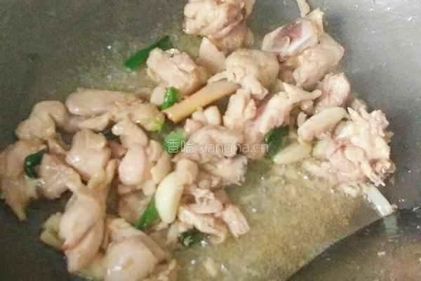 板栗烧鸡的做法图解10
