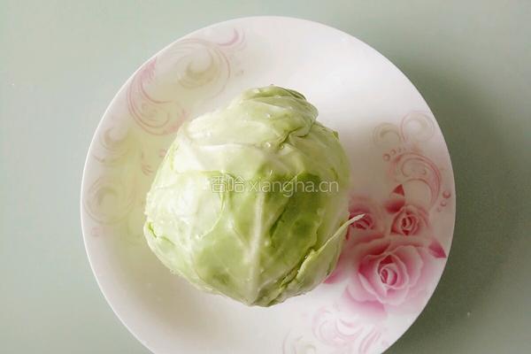 手撕包菜拌粉条的做法图解1