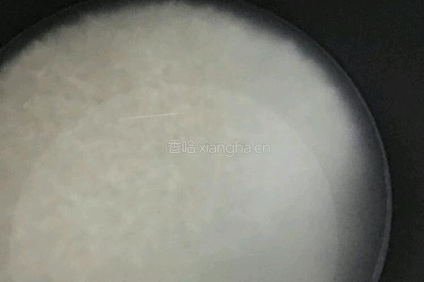 土豆焖饭的做法图解1