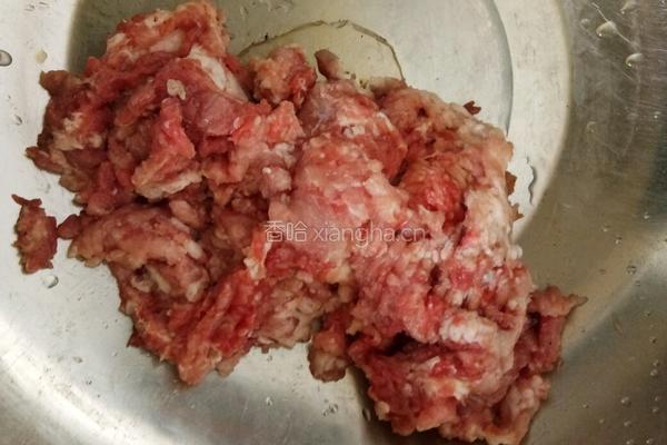 海螺白菜猪肉水饺的做法图解1