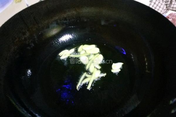 榛蘑炖豆腐的做法图解3