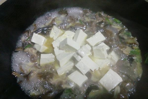 榛蘑炖豆腐的做法图解8