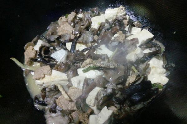 榛蘑炖豆腐的做法图解10