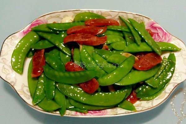 荷兰豆炒香肠的做法图解4