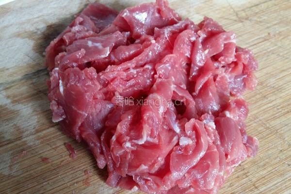 香芹炒牛肉的做法图解1