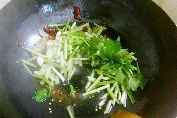 香芹炒牛肉的做法图解9