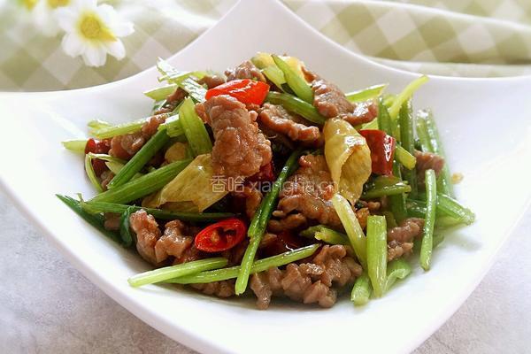香芹炒牛肉的做法图解14