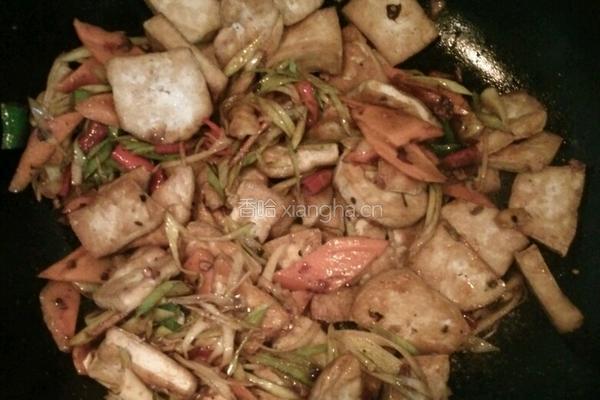 蒜苗爆豆腐的做法图解8