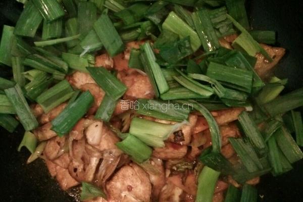 蒜苗爆豆腐的做法图解10