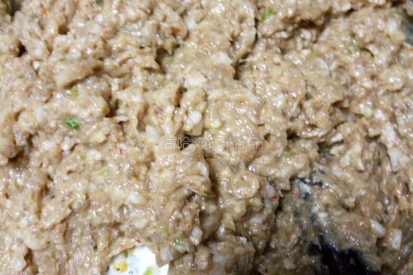 白菜猪肉水饺的做法图解1