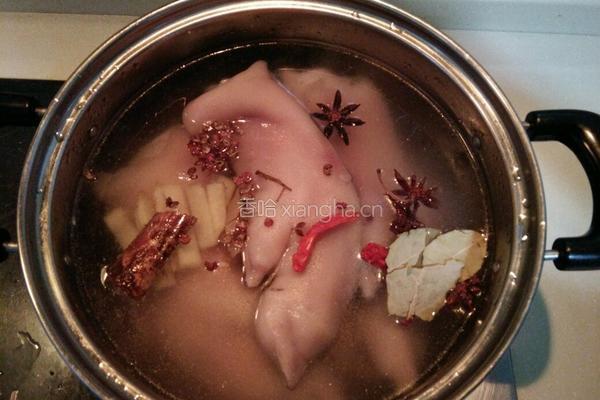 卤猪蹄的做法图解6