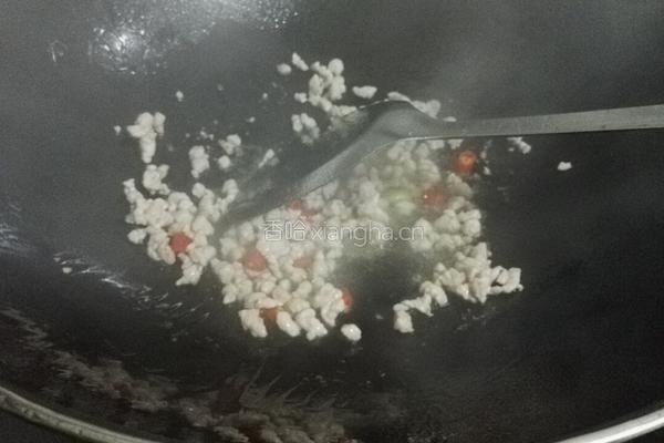 小炒毛豆粒的做法图解2