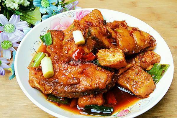 豆豉酱烧鲢鱼块