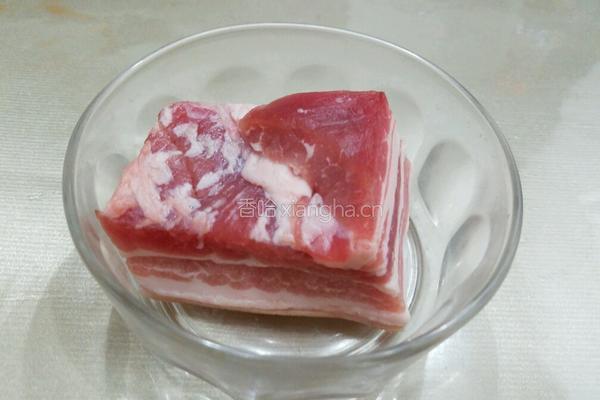 五花肉炒扁豆的做法图解2