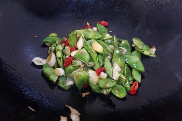 五花肉炒扁豆的做法图解10