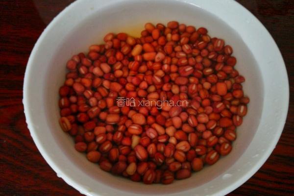 红豆核桃小米粥的做法图解3