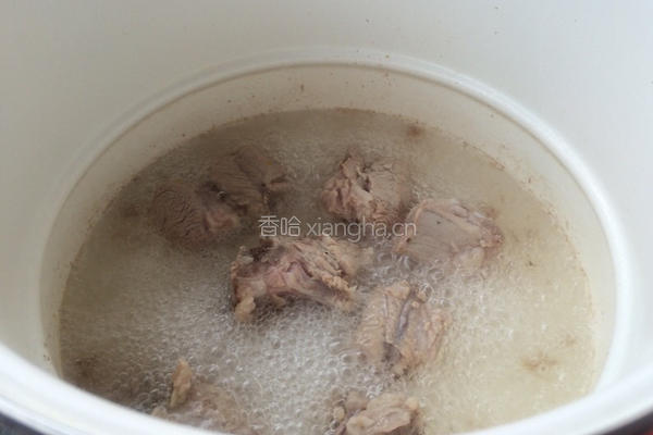 红烧排骨南瓜土豆的做法图解5