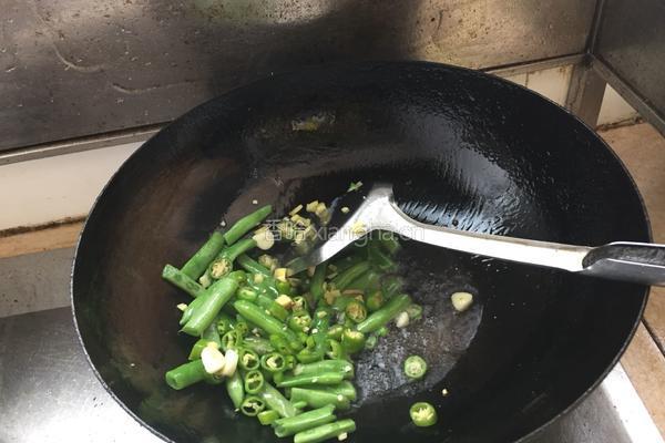 酱炒豆角的做法图解6