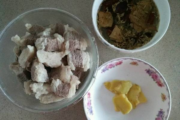 木瓜炖牛腩的做法图解2