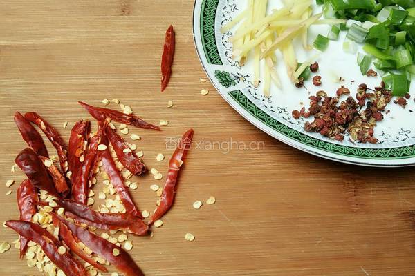 干煸黄豆芽的做法图解3