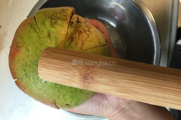 巧剥石榴的做法图解6