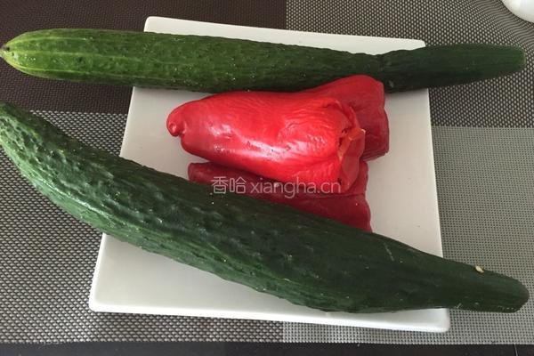 辣炒黄瓜的做法图解1