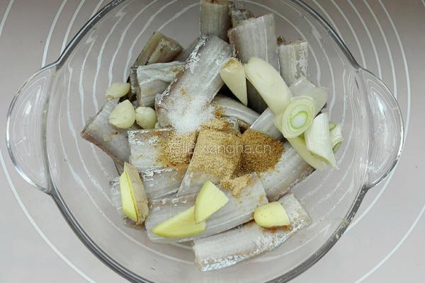 脆皮干炸带鱼的做法图解3