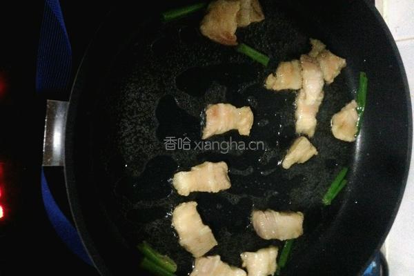 五花肉炒野菜花的做法图解2