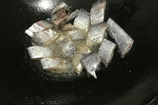 香煎带鱼的做法图解2