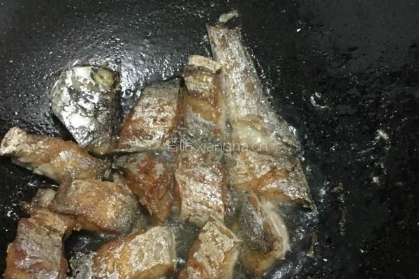 香煎带鱼的做法图解3