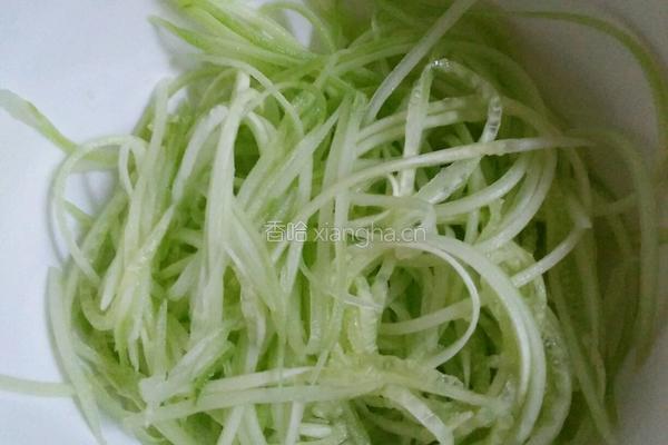 酸辣茄丝的做法图解2