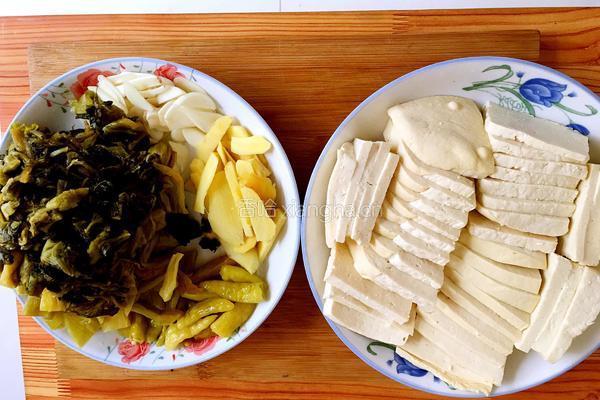 酸菜豆腐鱼的做法图解2