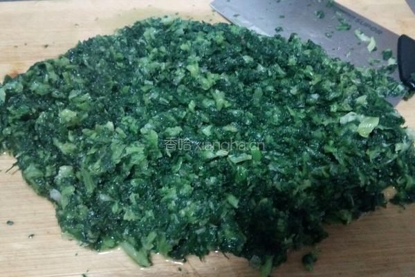 猪肉香菇小白菜馄饨的做法图解2