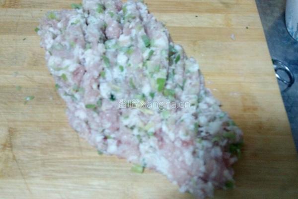 猪肉香菇小白菜馄饨的做法图解5