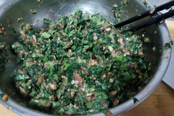 猪肉香菇小白菜馄饨的做法图解12