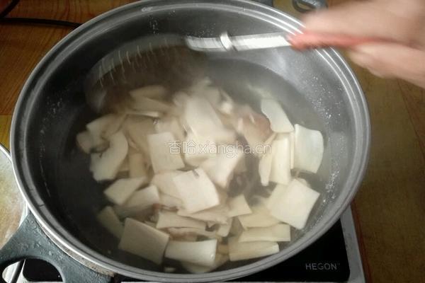 肉炒杏鲍菇的做法图解3