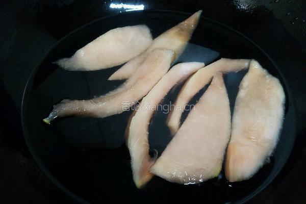 柚子皮炒火腿肠的做法图解2