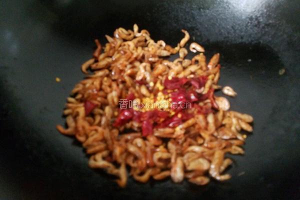 蒜苗炒小河虾的做法图解5