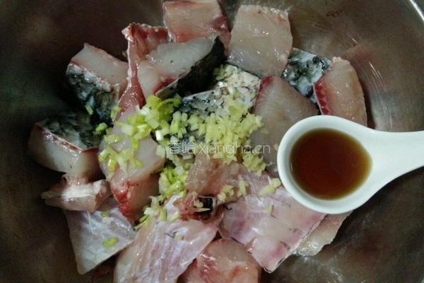 冰糖草鱼块的做法图解5
