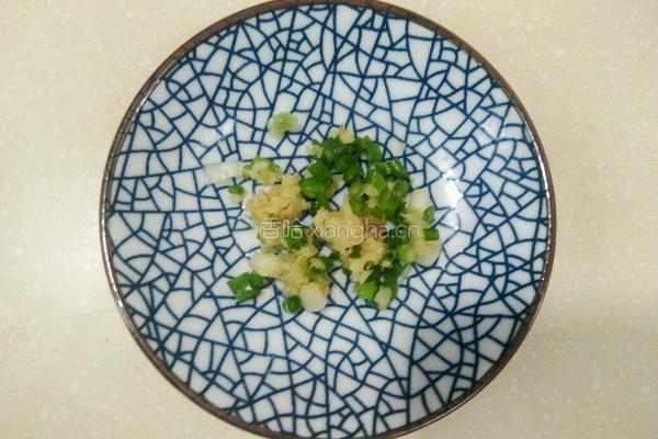 双椒面筋鸡丁的做法图解4
