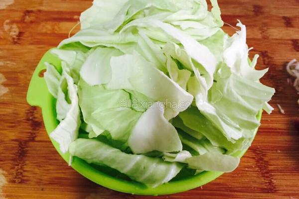 干锅手撕包菜的做法图解2