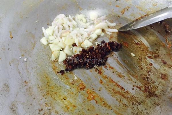 干锅手撕包菜的做法图解3