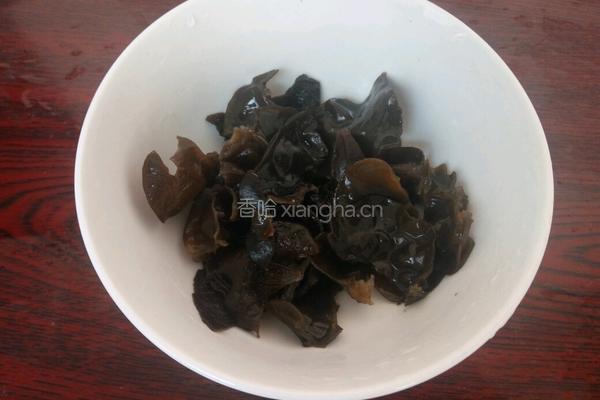 洋葱木耳炒鸡蛋的做法图解4