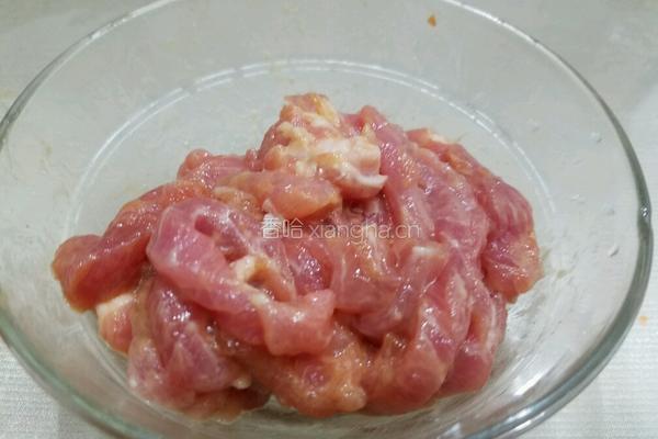 杏鲍菇炒肉丝的做法图解3