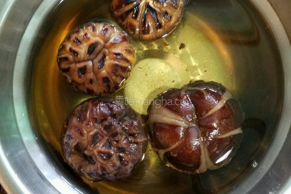 墨斗鱼馄饨的做法图解1