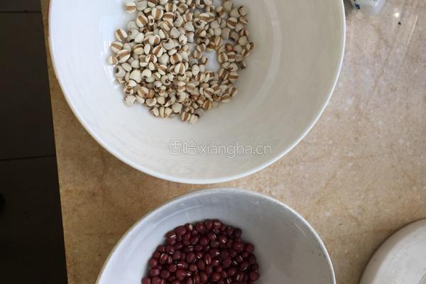 红豆薏米粥的做法图解1