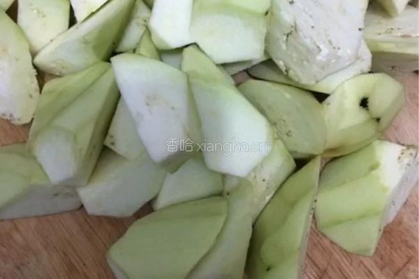 蒜蓉肉沫茄子的做法图解1