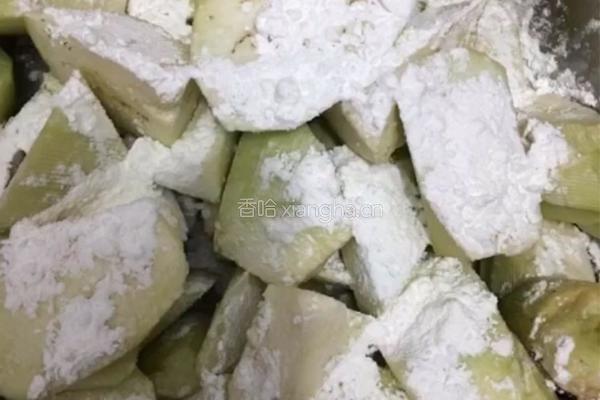 蒜蓉肉沫茄子的做法图解2