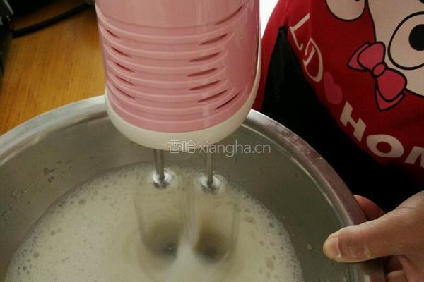戚风蛋糕的做法图解4